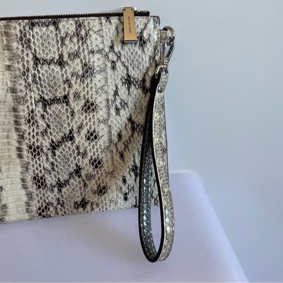 Michael Kors Jet Set Travel Clutch Wristlet Leather Snakeskin Print - Picture 2 of 6